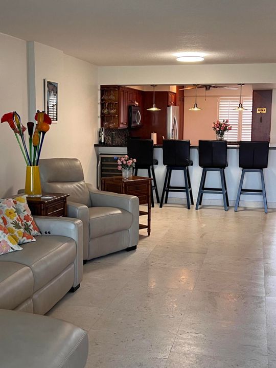 For Rent: $3,650 (2 beds, 2 baths, 1233 Square Feet)