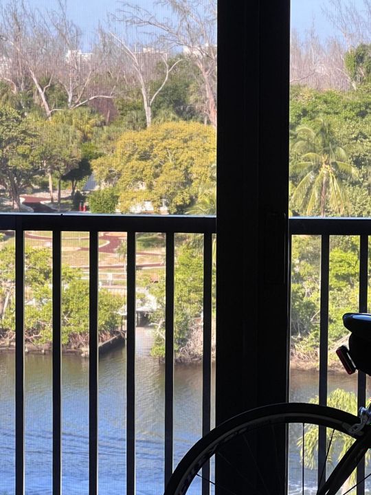 For Rent: $3,650 (2 beds, 2 baths, 1233 Square Feet)