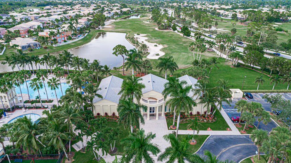 For Sale: $965,000 (5 beds, 5 baths, 3974 Square Feet)