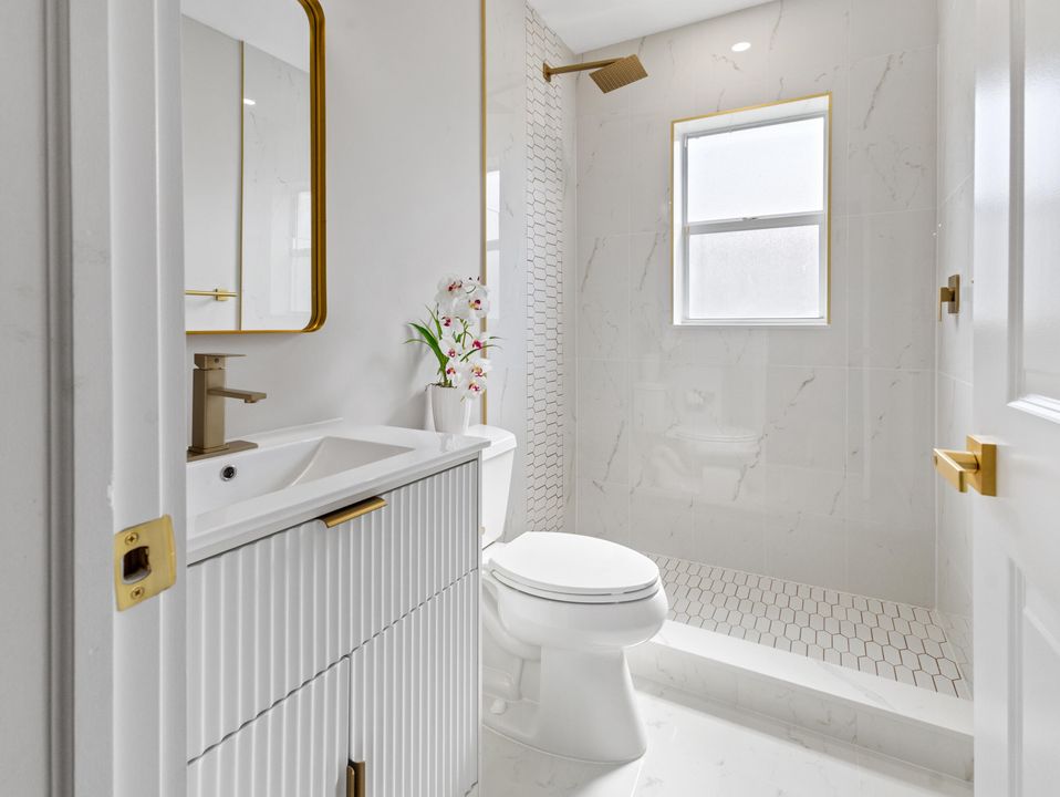 For Rent: $5,000 (3 beds, 2 baths, 1490 Square Feet)