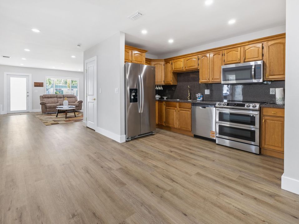 For Rent: $5,000 (3 beds, 2 baths, 1490 Square Feet)