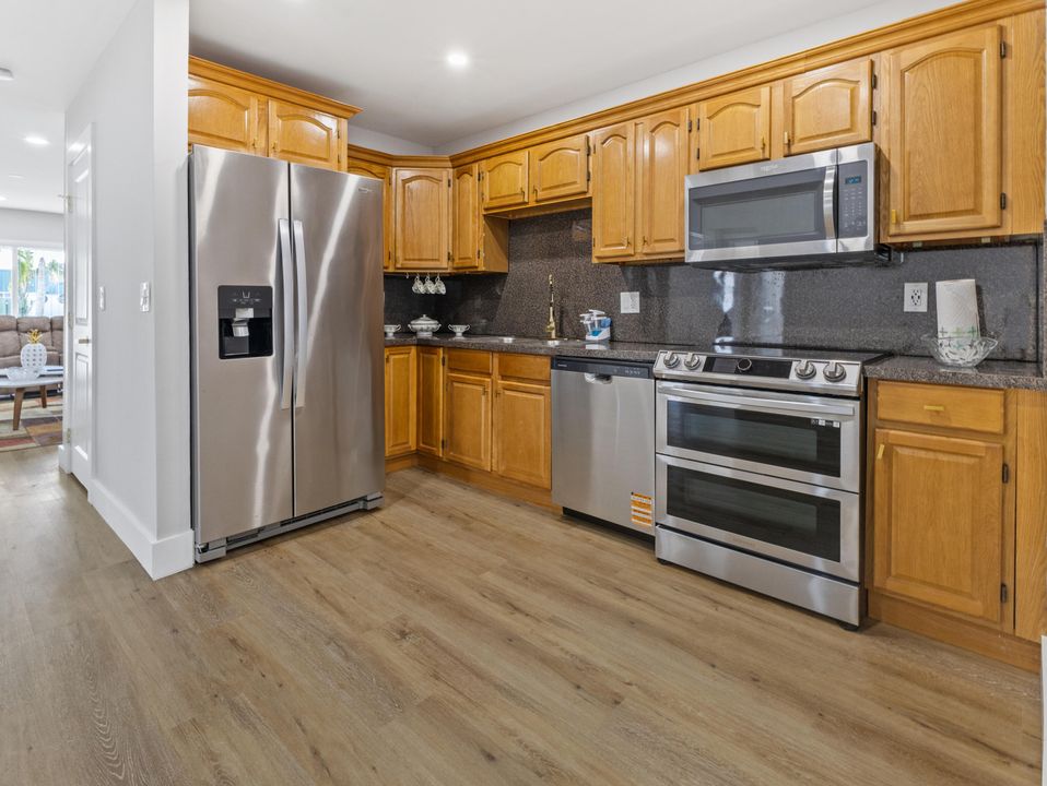 For Rent: $5,000 (3 beds, 2 baths, 1490 Square Feet)