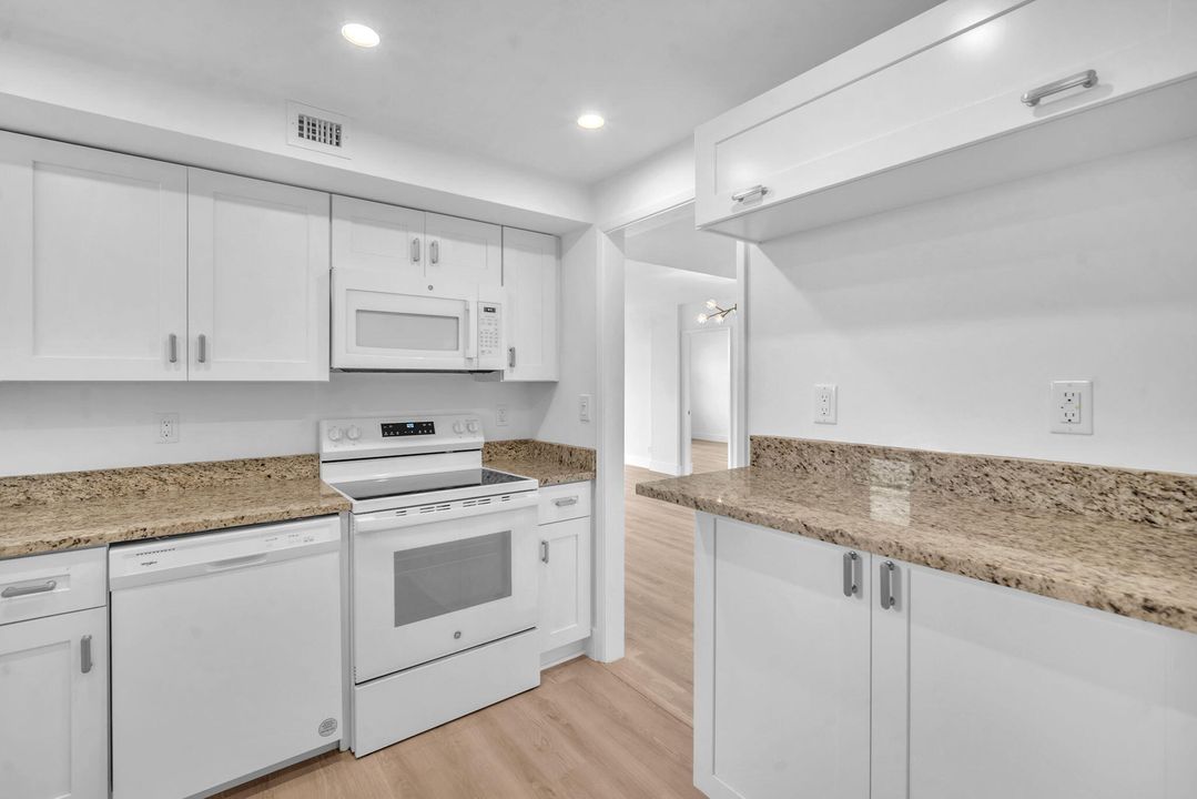 待售: $400,000 (2 贝兹, 2 浴室, 1029 平方英尺)