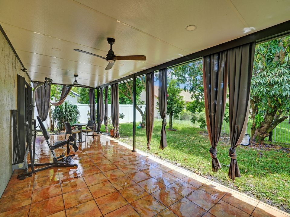 Activo con contrato: $680,000 (4 camas, 3 baños, 2270 Pies cuadrados)