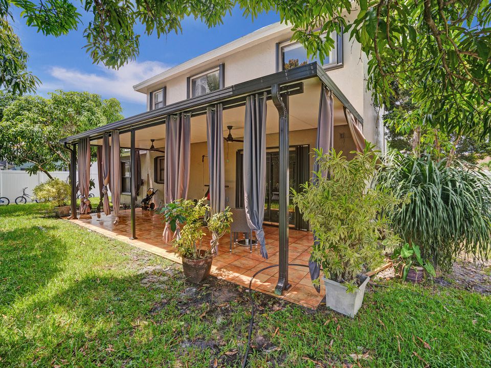 Activo con contrato: $680,000 (4 camas, 3 baños, 2270 Pies cuadrados)