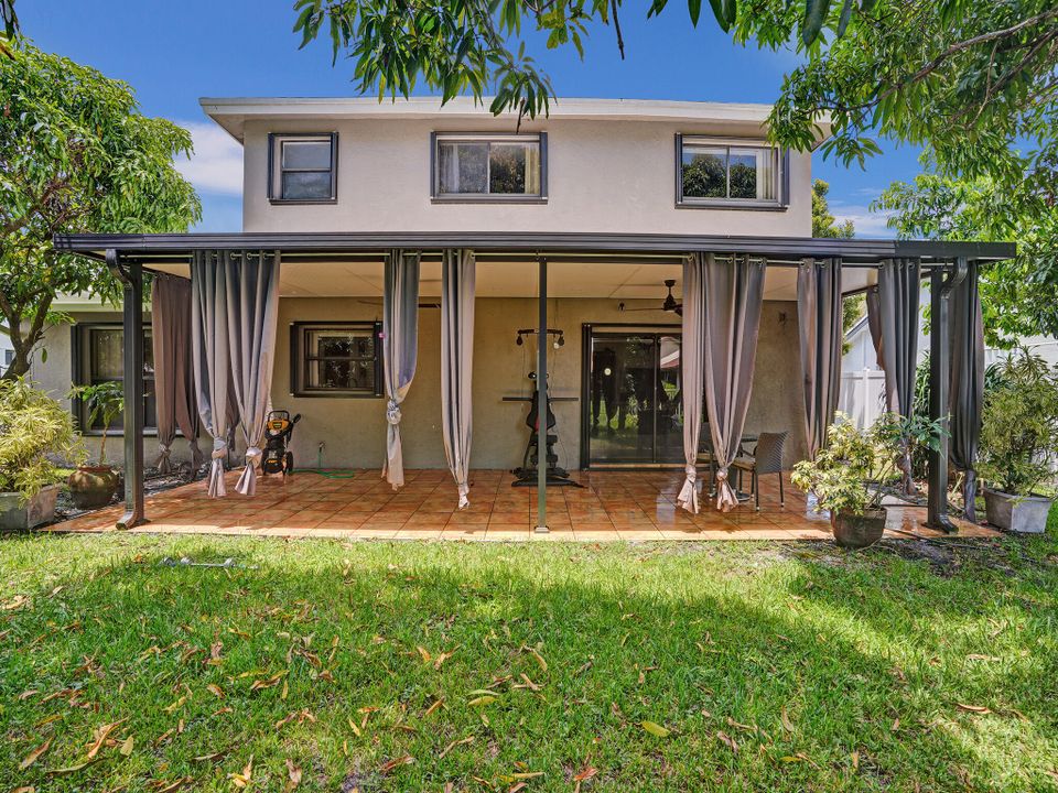 Activo con contrato: $680,000 (4 camas, 3 baños, 2270 Pies cuadrados)