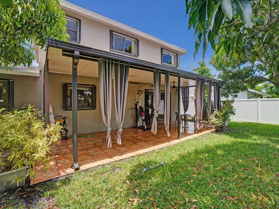 Activo con contrato: $680,000 (4 camas, 3 baños, 2270 Pies cuadrados)