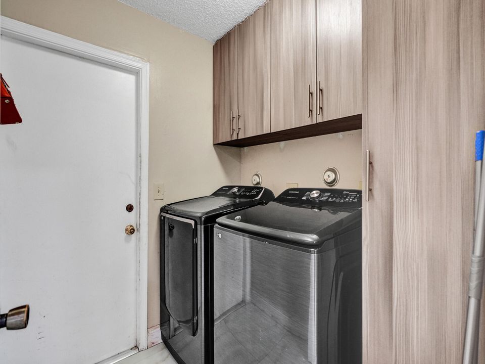 Activo con contrato: $680,000 (4 camas, 3 baños, 2270 Pies cuadrados)