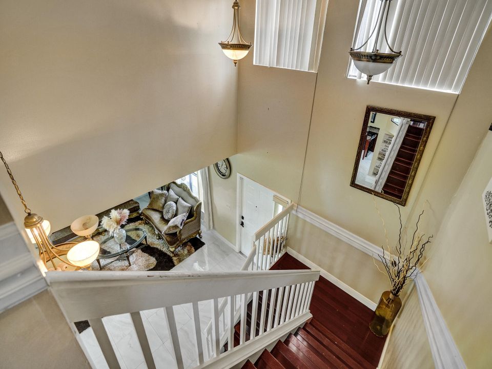 Activo con contrato: $680,000 (4 camas, 3 baños, 2270 Pies cuadrados)