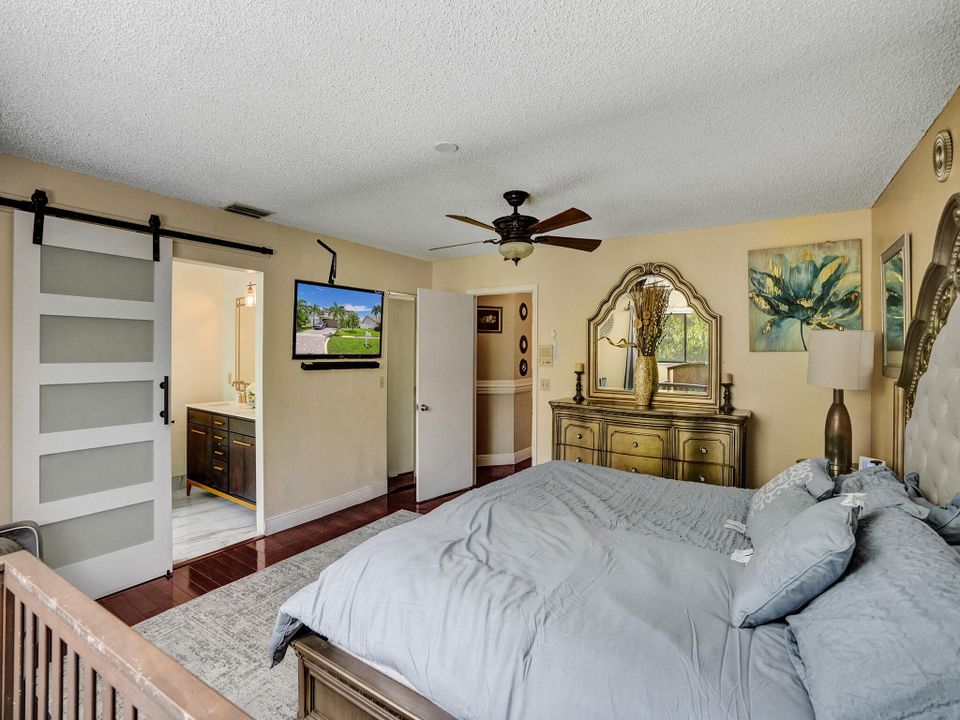 Activo con contrato: $680,000 (4 camas, 3 baños, 2270 Pies cuadrados)