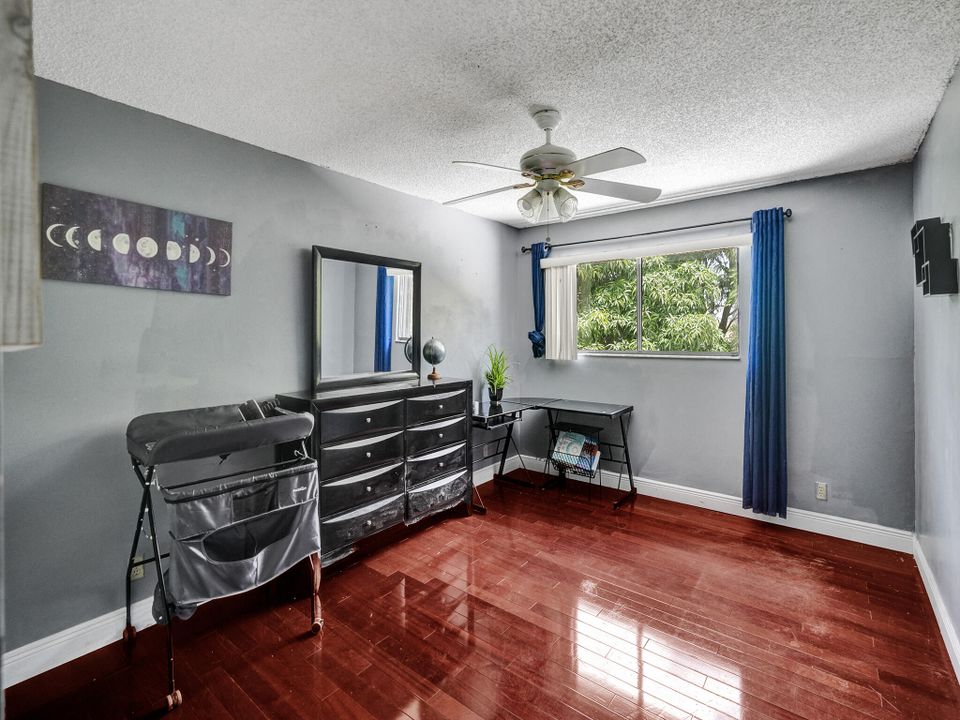 Activo con contrato: $680,000 (4 camas, 3 baños, 2270 Pies cuadrados)