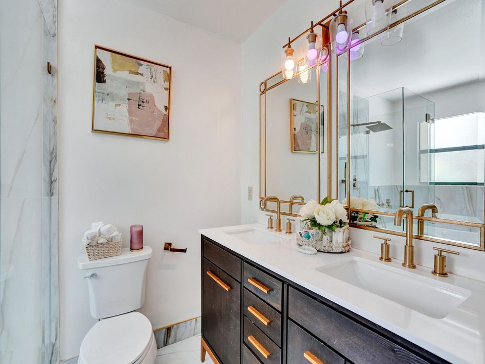 Activo con contrato: $680,000 (4 camas, 3 baños, 2270 Pies cuadrados)