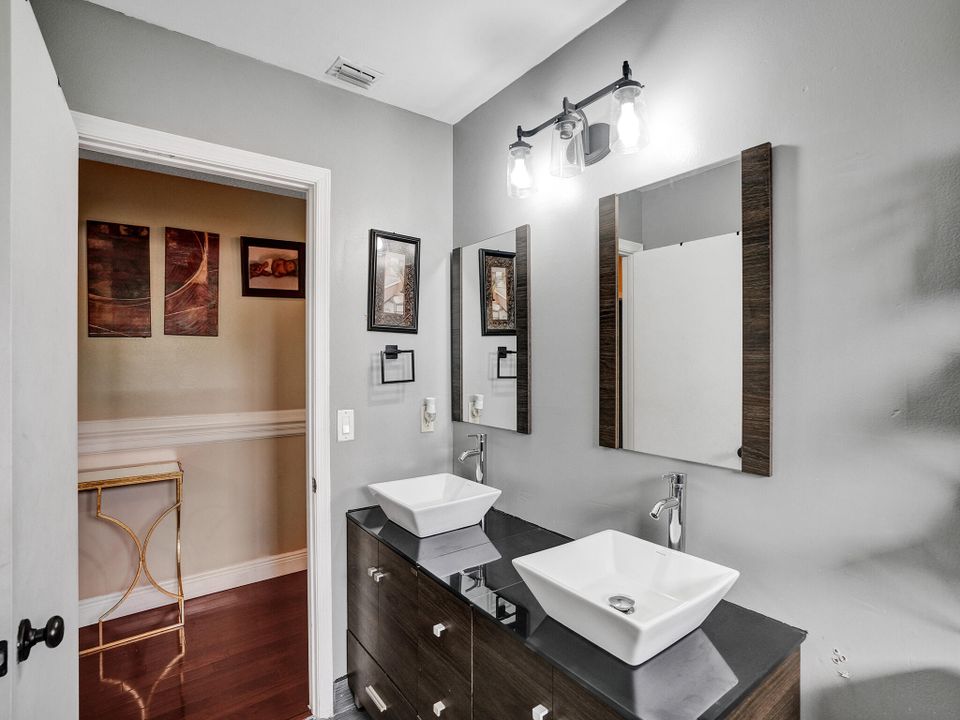 Activo con contrato: $680,000 (4 camas, 3 baños, 2270 Pies cuadrados)