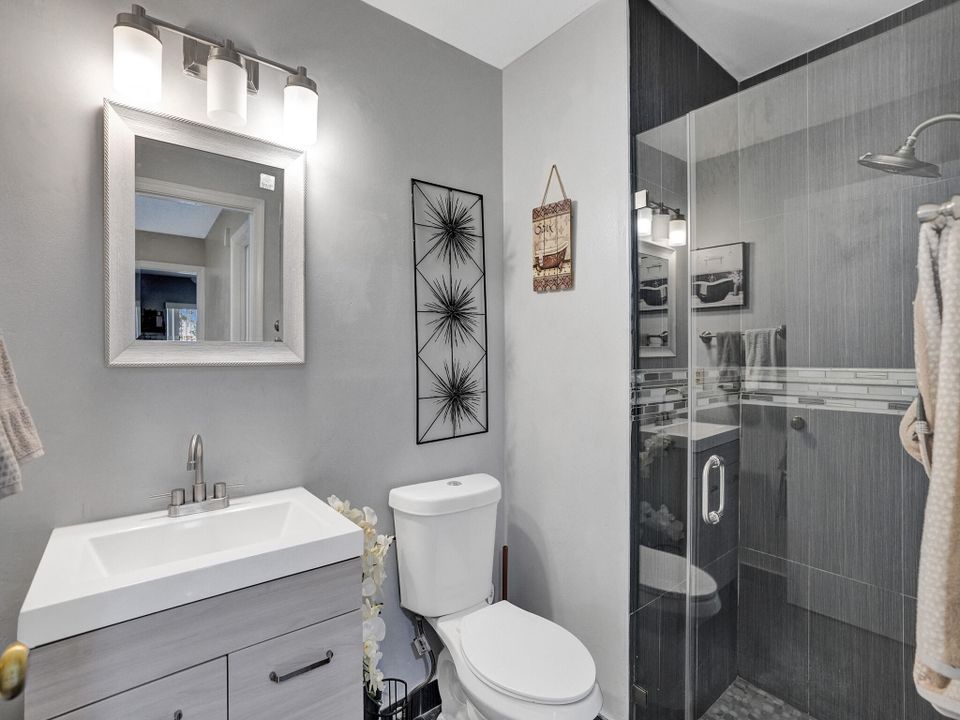 Activo con contrato: $680,000 (4 camas, 3 baños, 2270 Pies cuadrados)