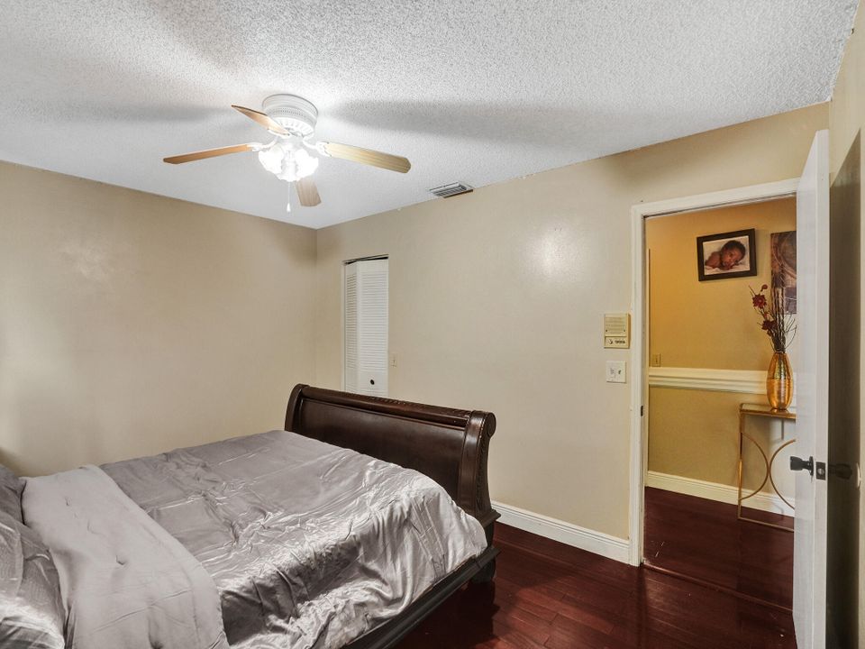 Activo con contrato: $680,000 (4 camas, 3 baños, 2270 Pies cuadrados)