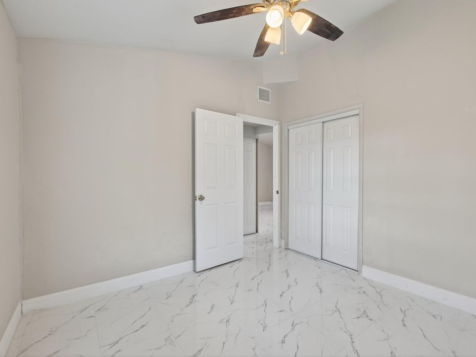 Activo con contrato: $389,000 (3 camas, 2 baños, 900 Pies cuadrados)