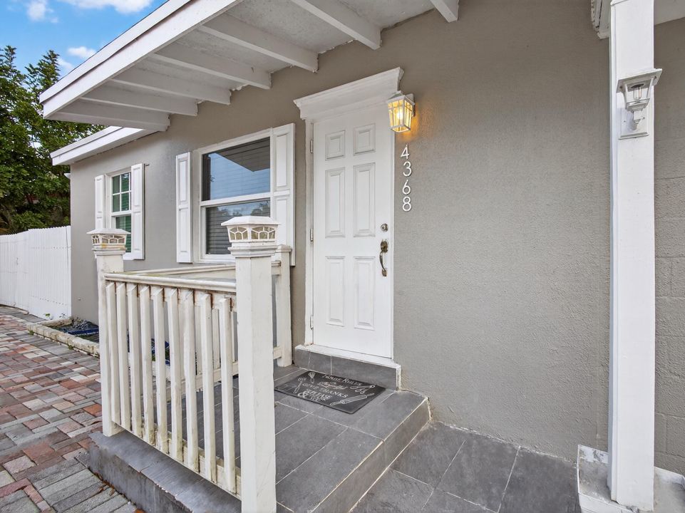 Activo con contrato: $389,000 (3 camas, 2 baños, 900 Pies cuadrados)