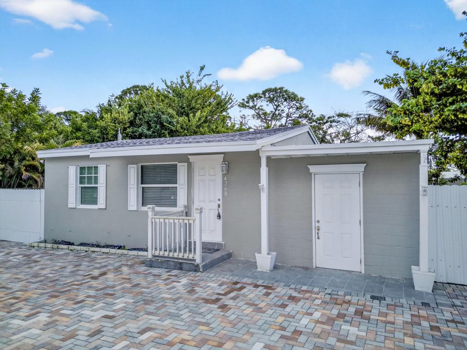 Activo con contrato: $389,000 (3 camas, 2 baños, 900 Pies cuadrados)