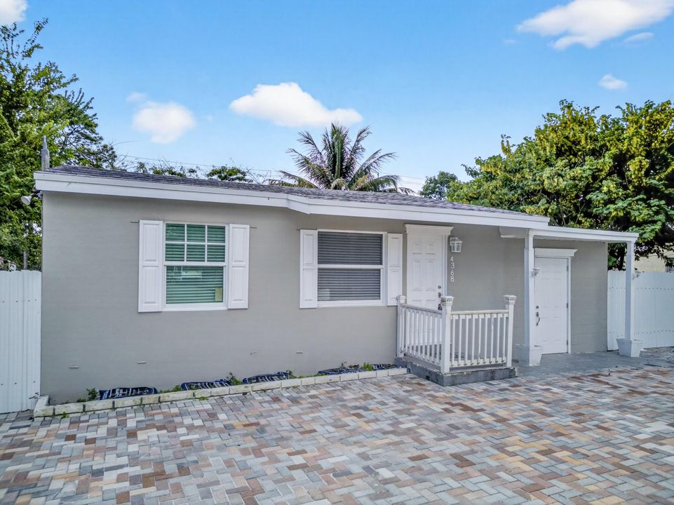 Activo con contrato: $389,000 (3 camas, 2 baños, 900 Pies cuadrados)