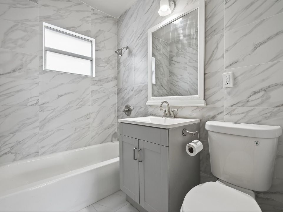 Activo con contrato: $389,000 (3 camas, 2 baños, 900 Pies cuadrados)