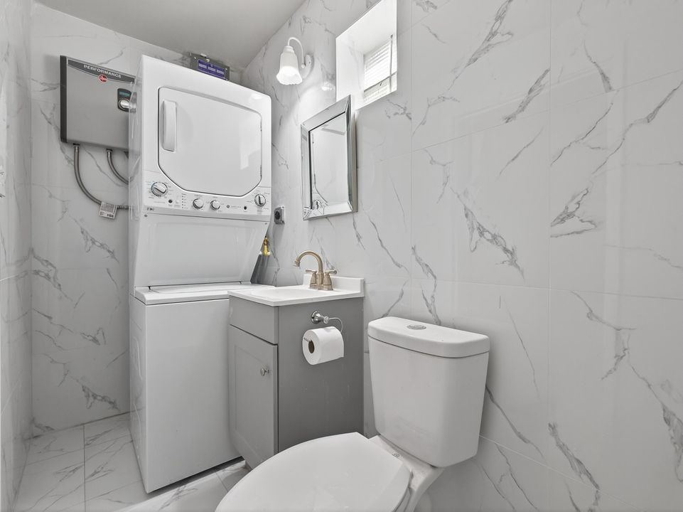 Activo con contrato: $389,000 (3 camas, 2 baños, 900 Pies cuadrados)