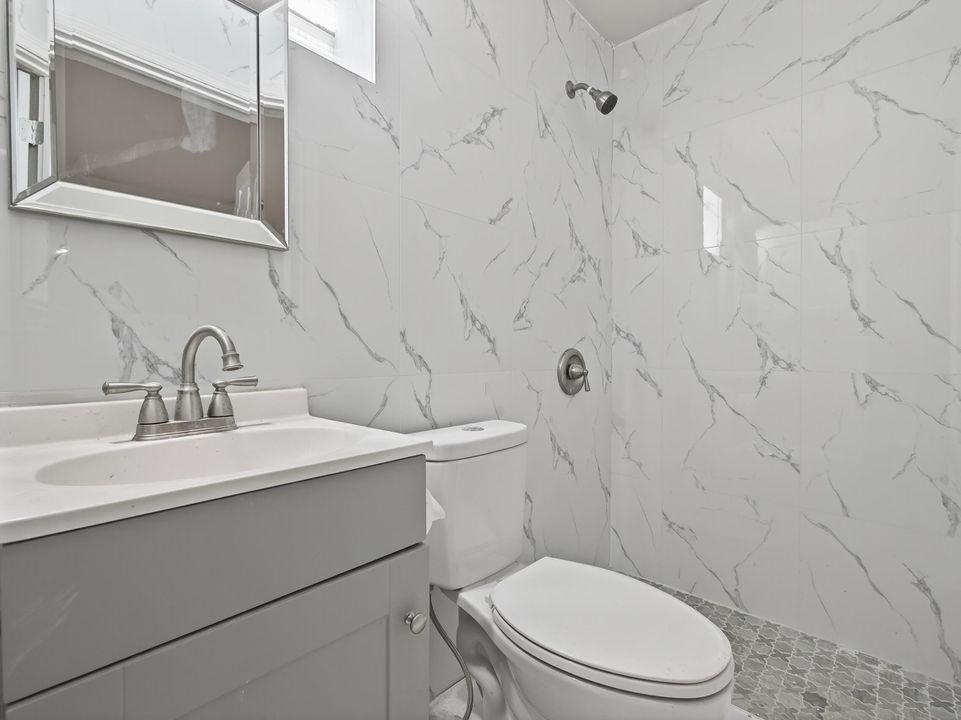 Activo con contrato: $389,000 (3 camas, 2 baños, 900 Pies cuadrados)