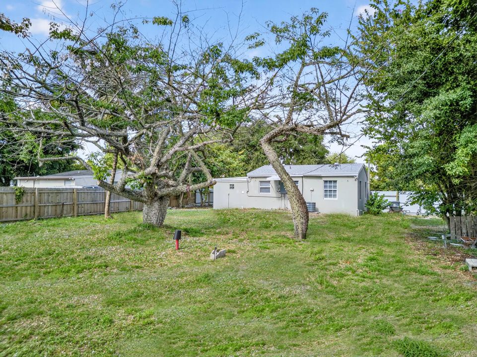 Activo con contrato: $389,000 (3 camas, 2 baños, 900 Pies cuadrados)