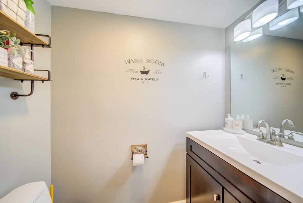 For Sale: $694,500 (3 beds, 2 baths, 2139 Square Feet)