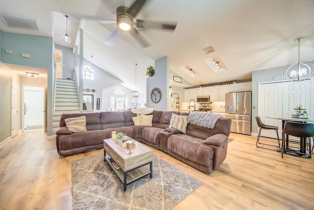 For Sale: $694,500 (3 beds, 2 baths, 2139 Square Feet)