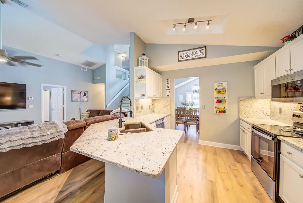 For Sale: $694,500 (3 beds, 2 baths, 2139 Square Feet)