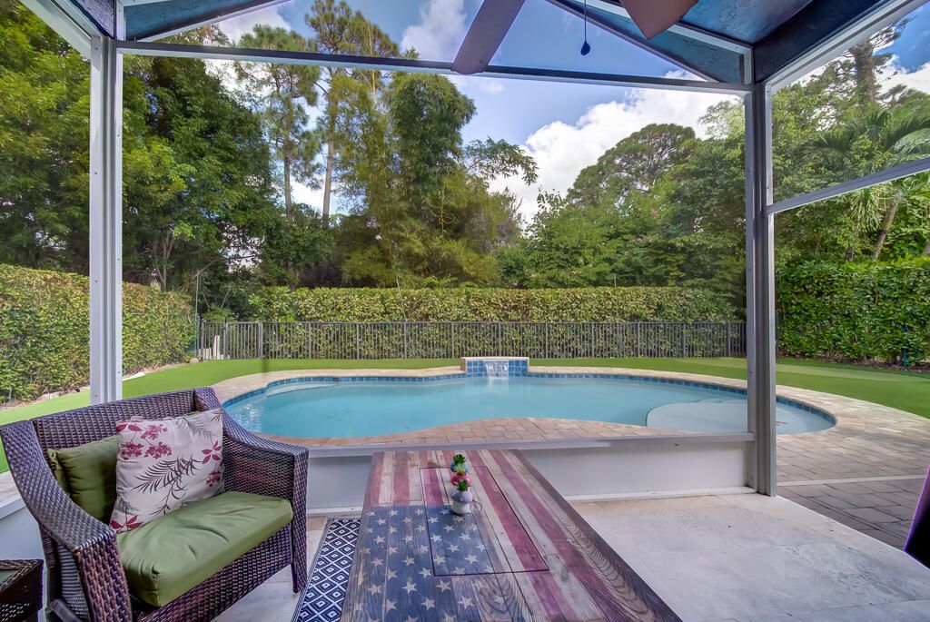 For Sale: $694,500 (3 beds, 2 baths, 2139 Square Feet)