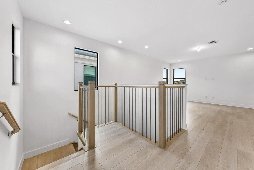 For Rent: $9,000 (3 beds, 3 baths, 3162 Square Feet)