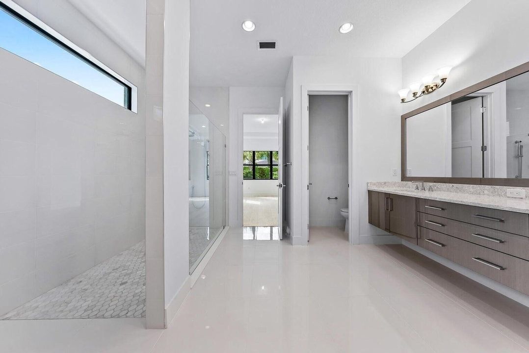 For Rent: $9,000 (3 beds, 3 baths, 3162 Square Feet)