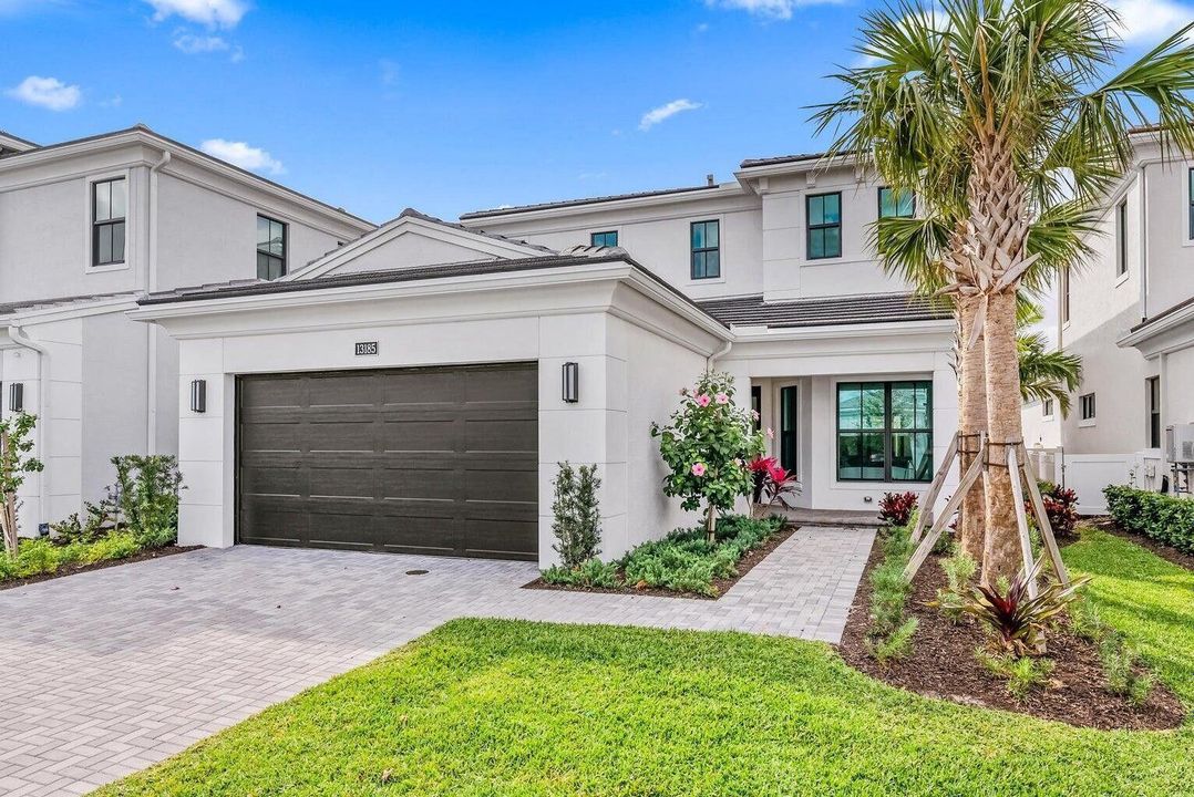 For Rent: $9,000 (3 beds, 3 baths, 3162 Square Feet)