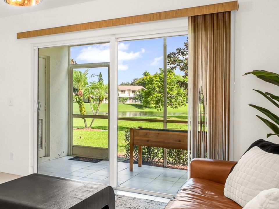 En Venta: $255,500 (2 camas, 2 baños, 1225 Pies cuadrados)