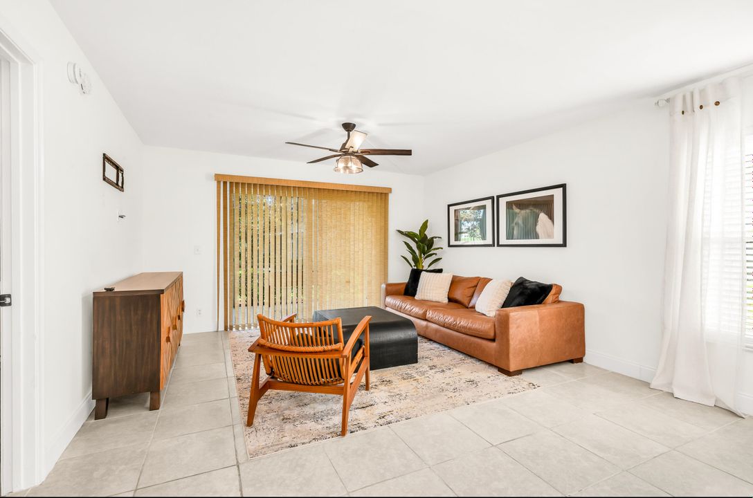 En Venta: $255,500 (2 camas, 2 baños, 1225 Pies cuadrados)