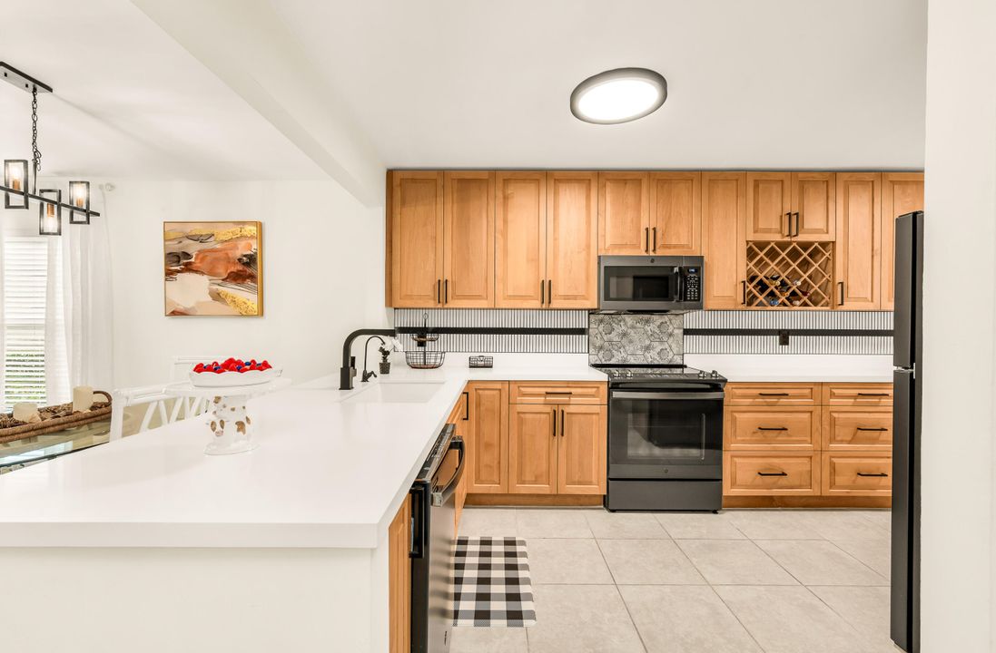 En Venta: $255,500 (2 camas, 2 baños, 1225 Pies cuadrados)