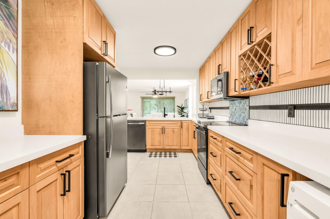 En Venta: $255,500 (2 camas, 2 baños, 1225 Pies cuadrados)