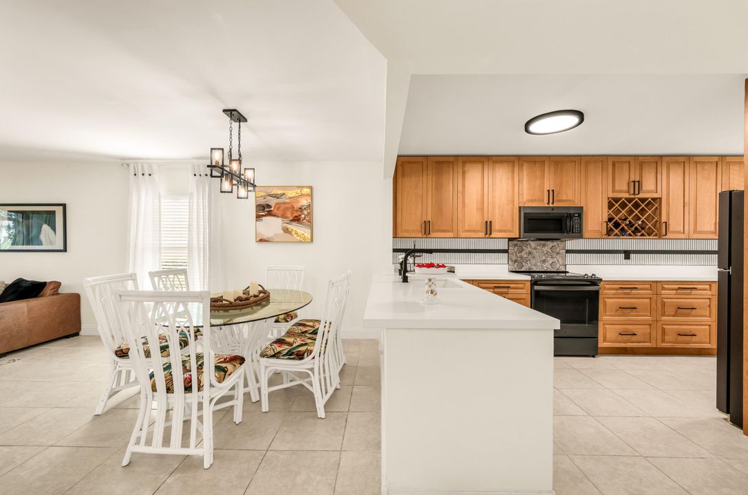 En Venta: $255,500 (2 camas, 2 baños, 1225 Pies cuadrados)