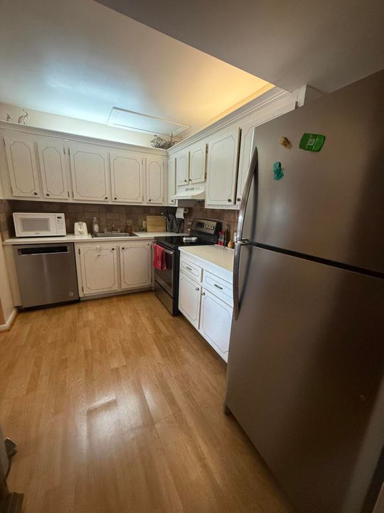 待售: $85,000 (1 贝兹, 1 浴室, 810 平方英尺)