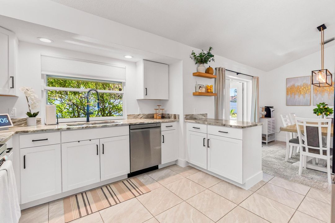 合同活跃: $389,999 (3 贝兹, 2 浴室, 1704 平方英尺)