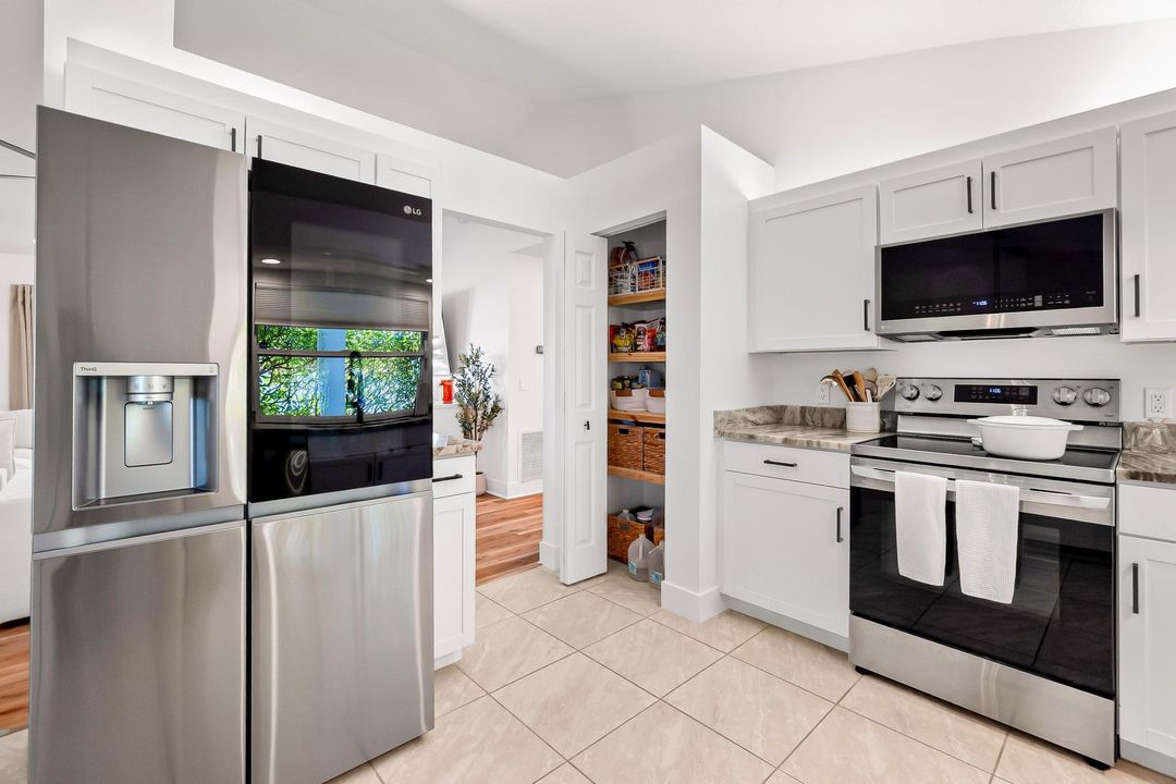 合同活跃: $389,999 (3 贝兹, 2 浴室, 1704 平方英尺)