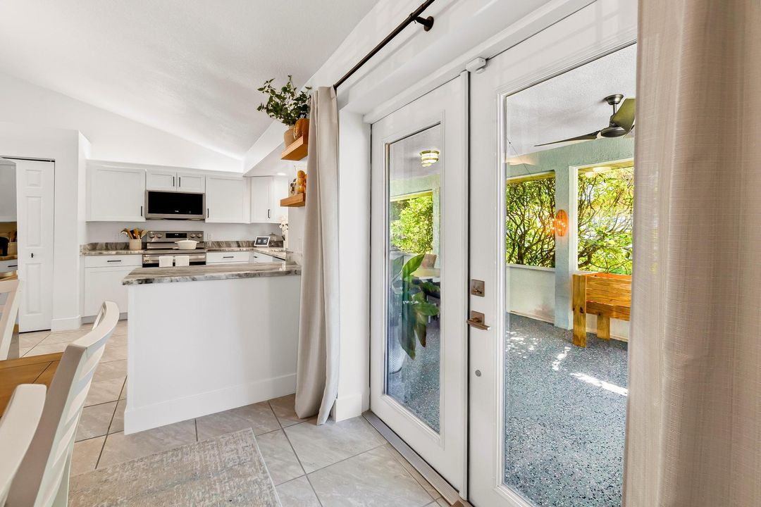 合同活跃: $389,999 (3 贝兹, 2 浴室, 1704 平方英尺)