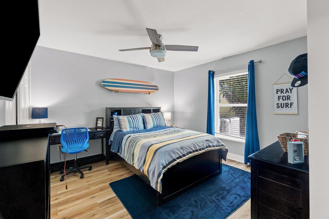 合同活跃: $389,999 (3 贝兹, 2 浴室, 1704 平方英尺)