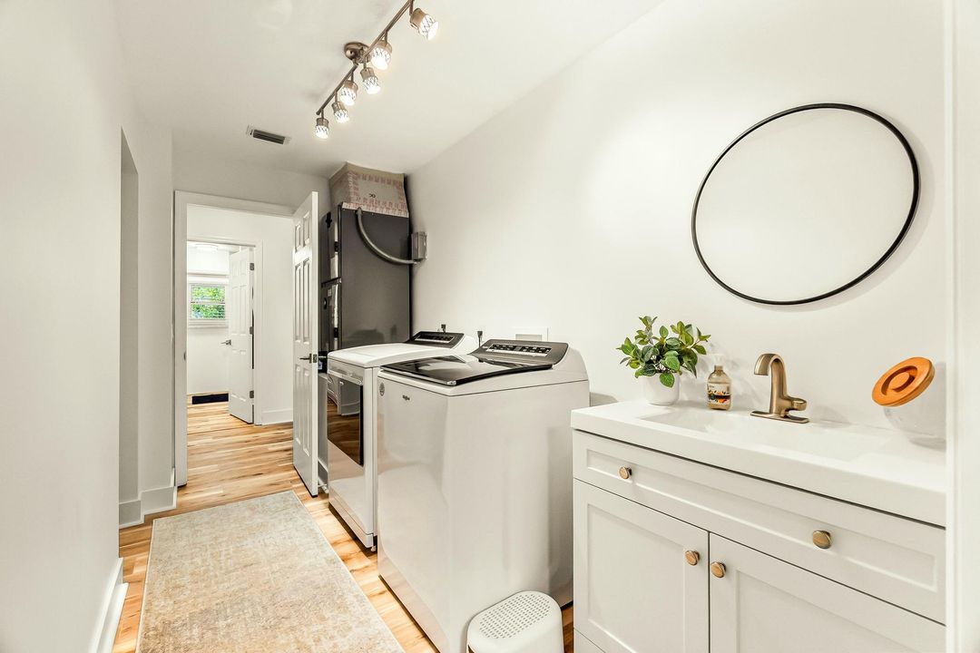 合同活跃: $389,999 (3 贝兹, 2 浴室, 1704 平方英尺)