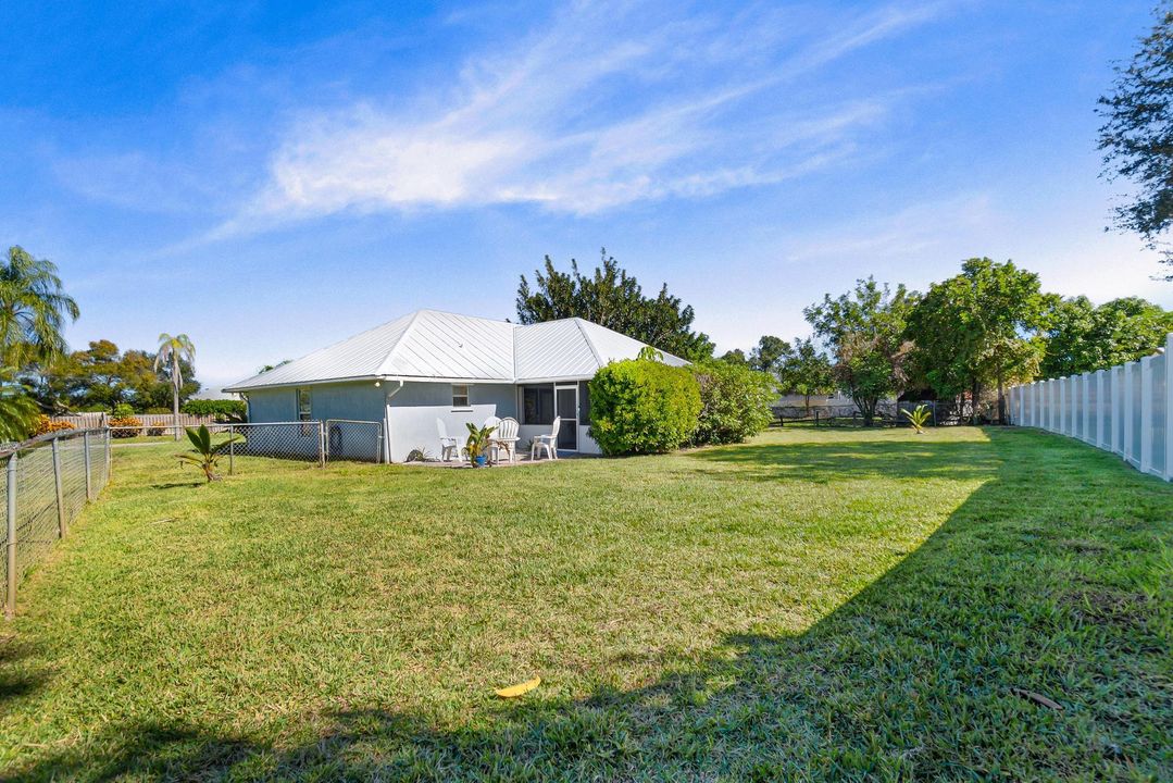 合同活跃: $389,999 (3 贝兹, 2 浴室, 1704 平方英尺)