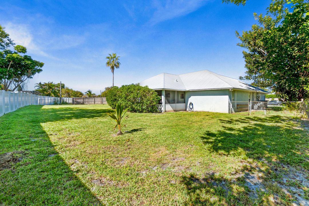 合同活跃: $389,999 (3 贝兹, 2 浴室, 1704 平方英尺)