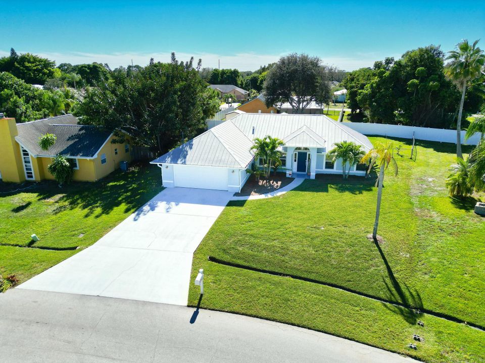 合同活跃: $389,999 (3 贝兹, 2 浴室, 1704 平方英尺)