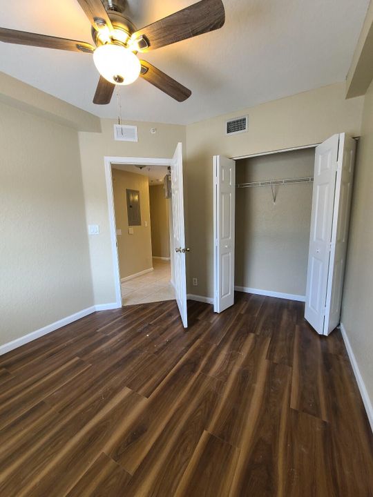 На продажу: $235,000 (3 спален, 2 ванн, 999 Квадратных фут)