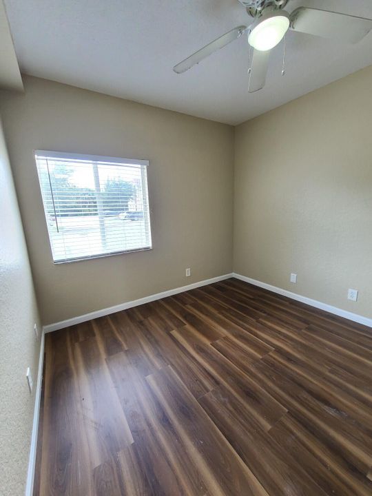 На продажу: $235,000 (3 спален, 2 ванн, 999 Квадратных фут)